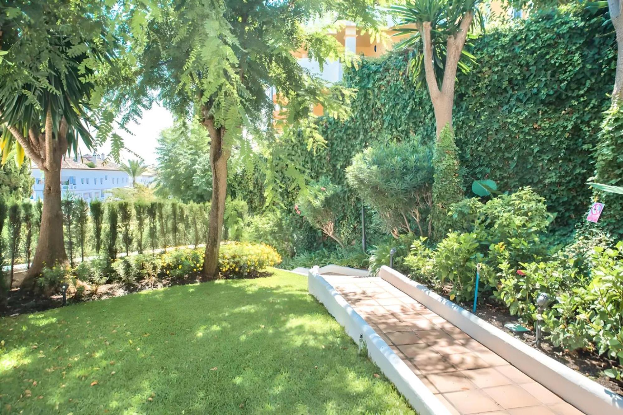 Gorgeous 2Br Apt. W/ Mountain View Puerto Banus Marbella Bagian luar foto