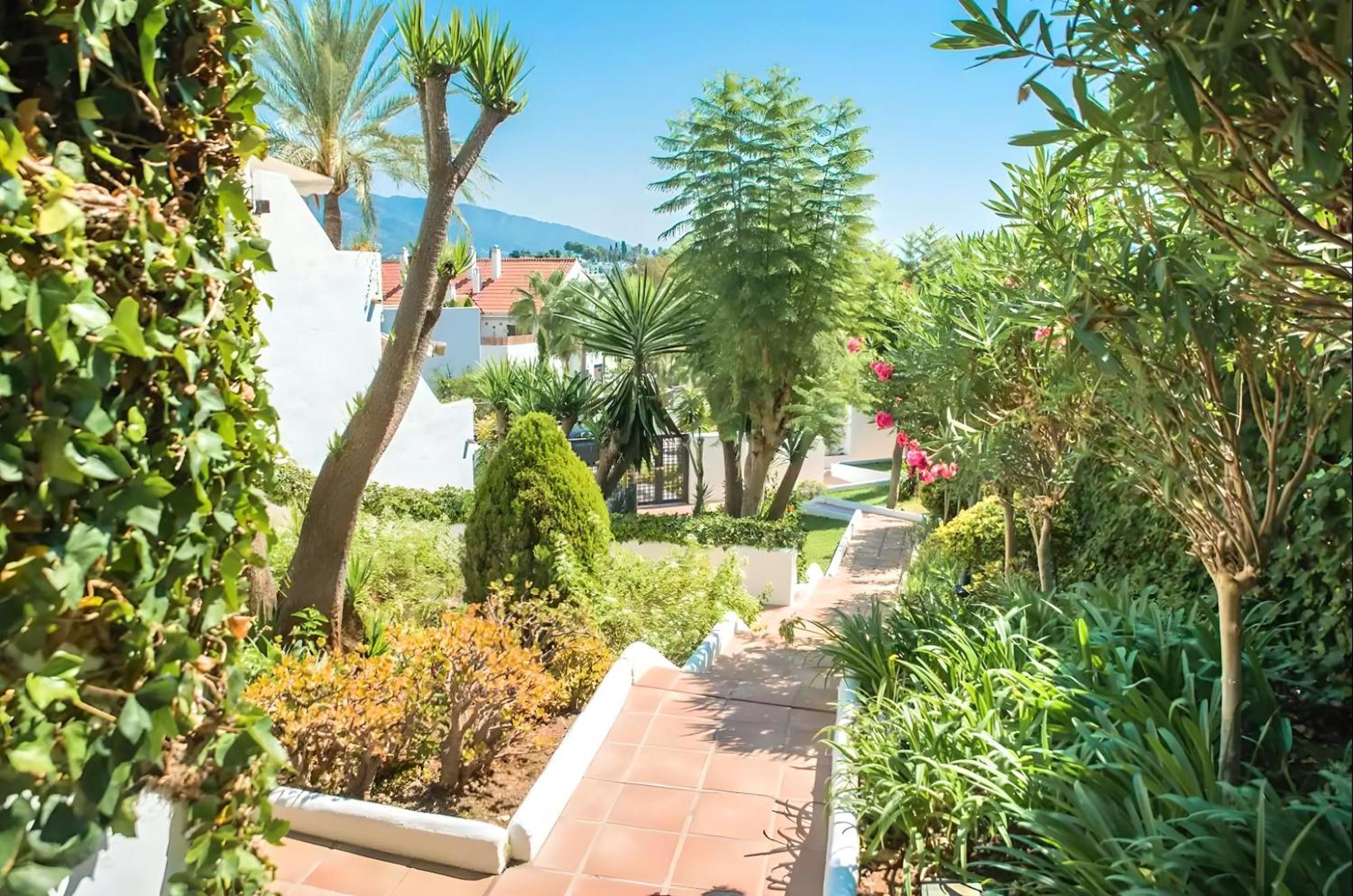 Gorgeous 2Br Apt. W/ Mountain View Puerto Banus Marbella Bagian luar foto