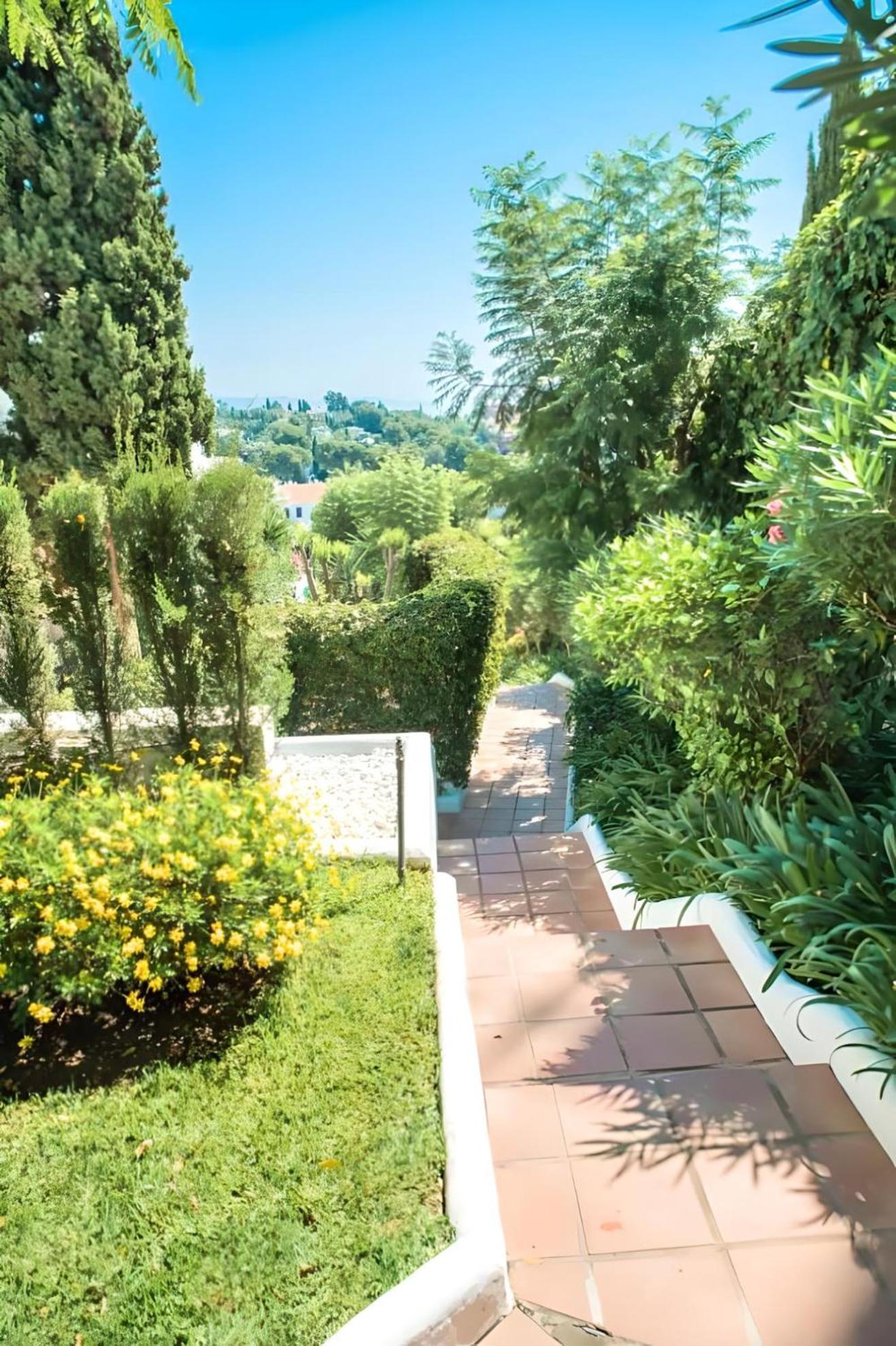 Gorgeous 2Br Apt. W/ Mountain View Puerto Banus Marbella Bagian luar foto